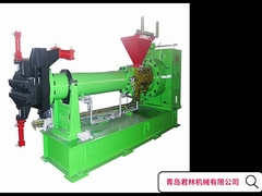 Rubber extruder/rubber filter equipment display